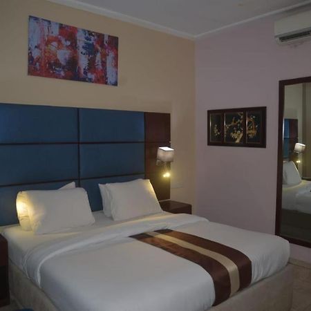 De Santos Hotel Agege Bagian luar foto