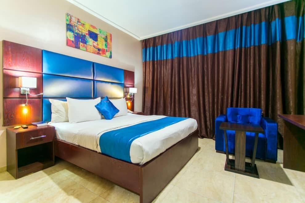 De Santos Hotel Agege Bagian luar foto