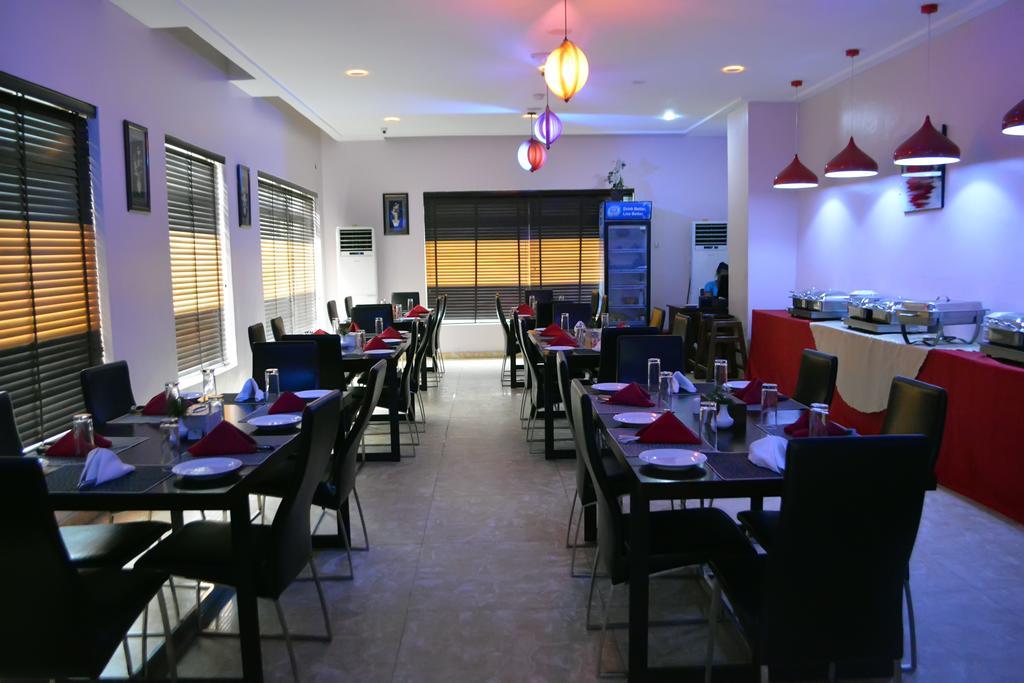 De Santos Hotel Agege Bagian luar foto