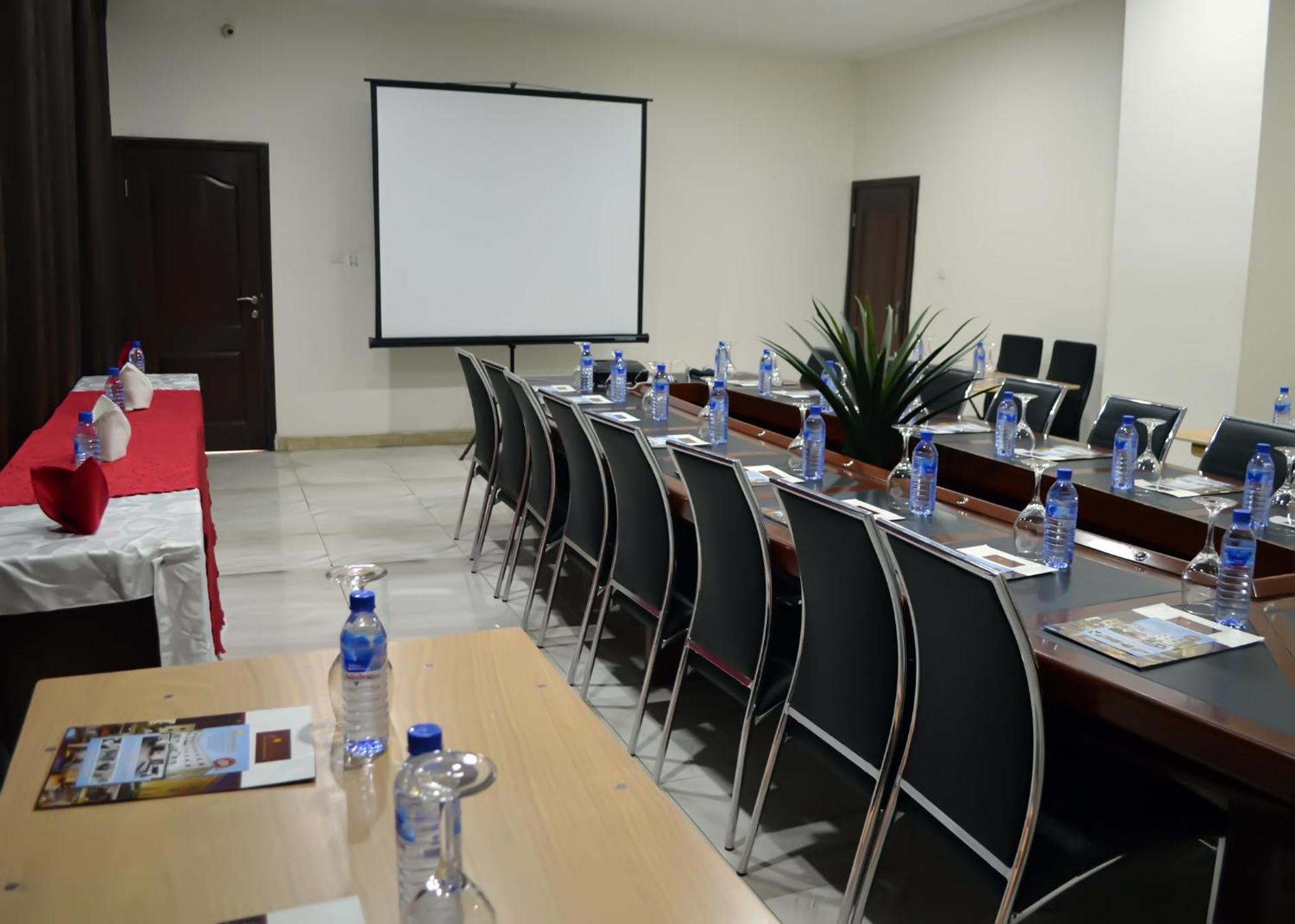 De Santos Hotel Agege Bagian luar foto