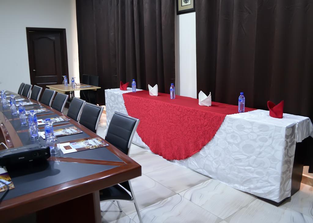 De Santos Hotel Agege Bagian luar foto