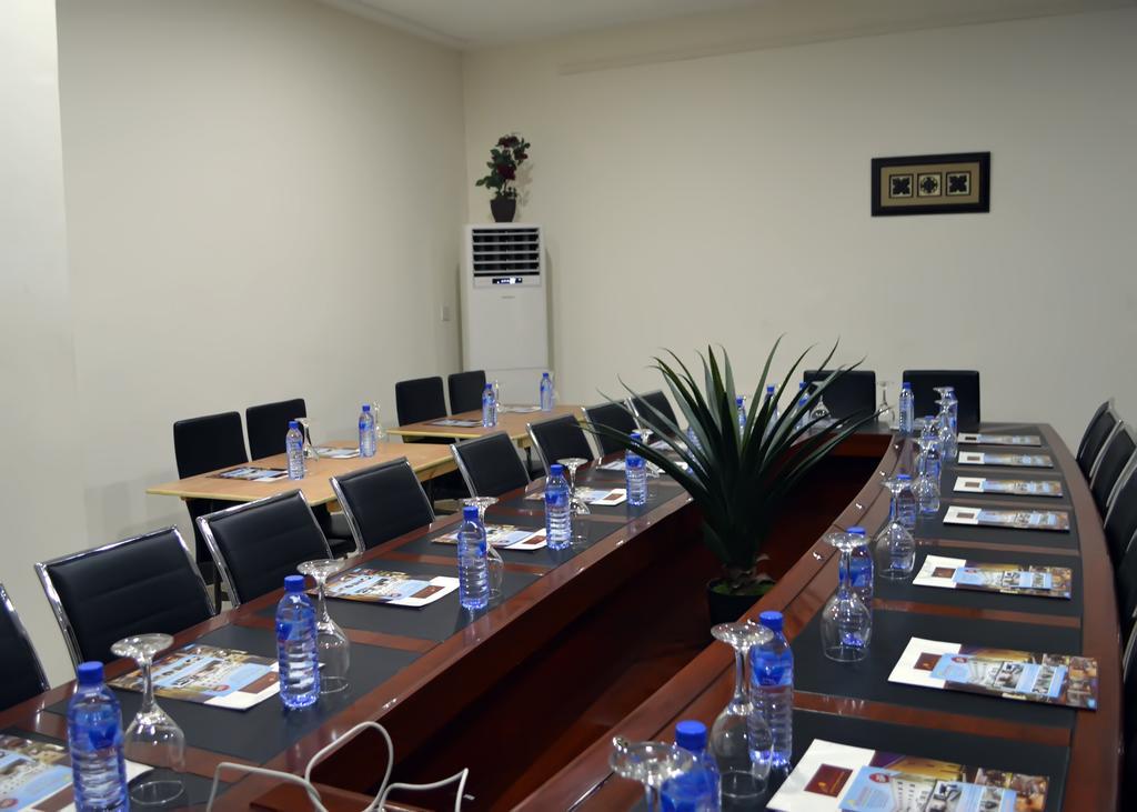 De Santos Hotel Agege Bagian luar foto