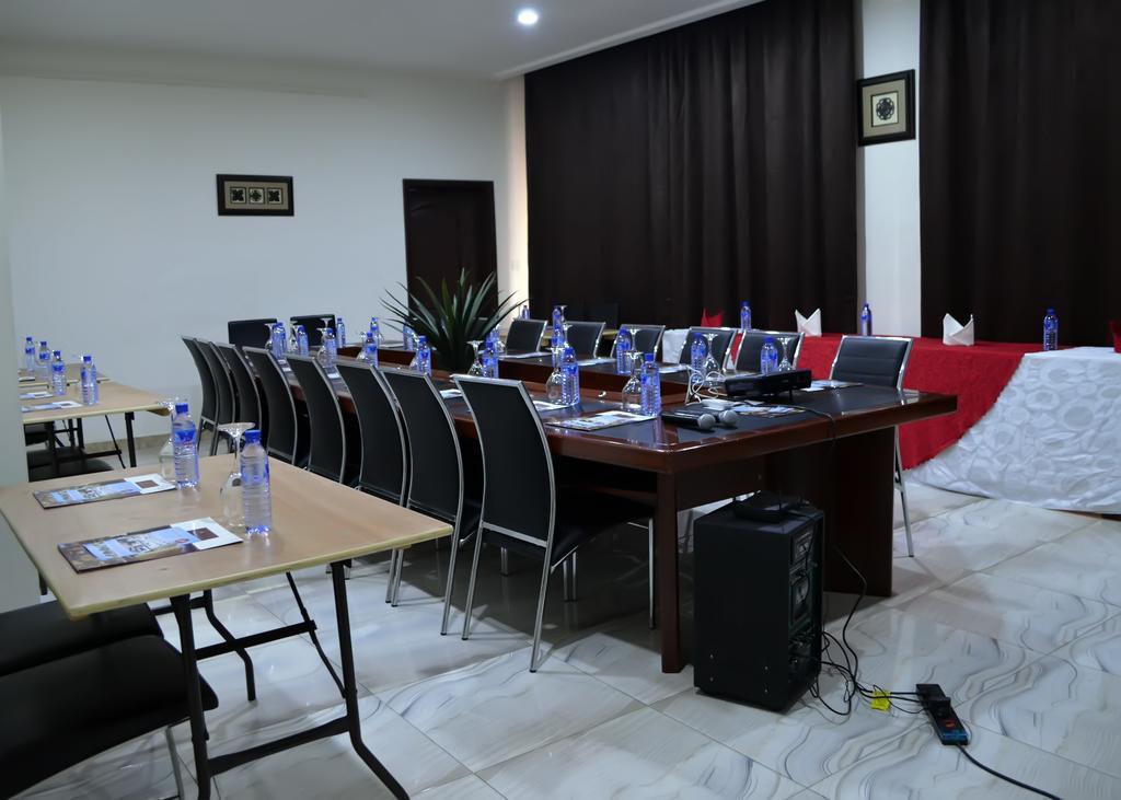De Santos Hotel Agege Bagian luar foto