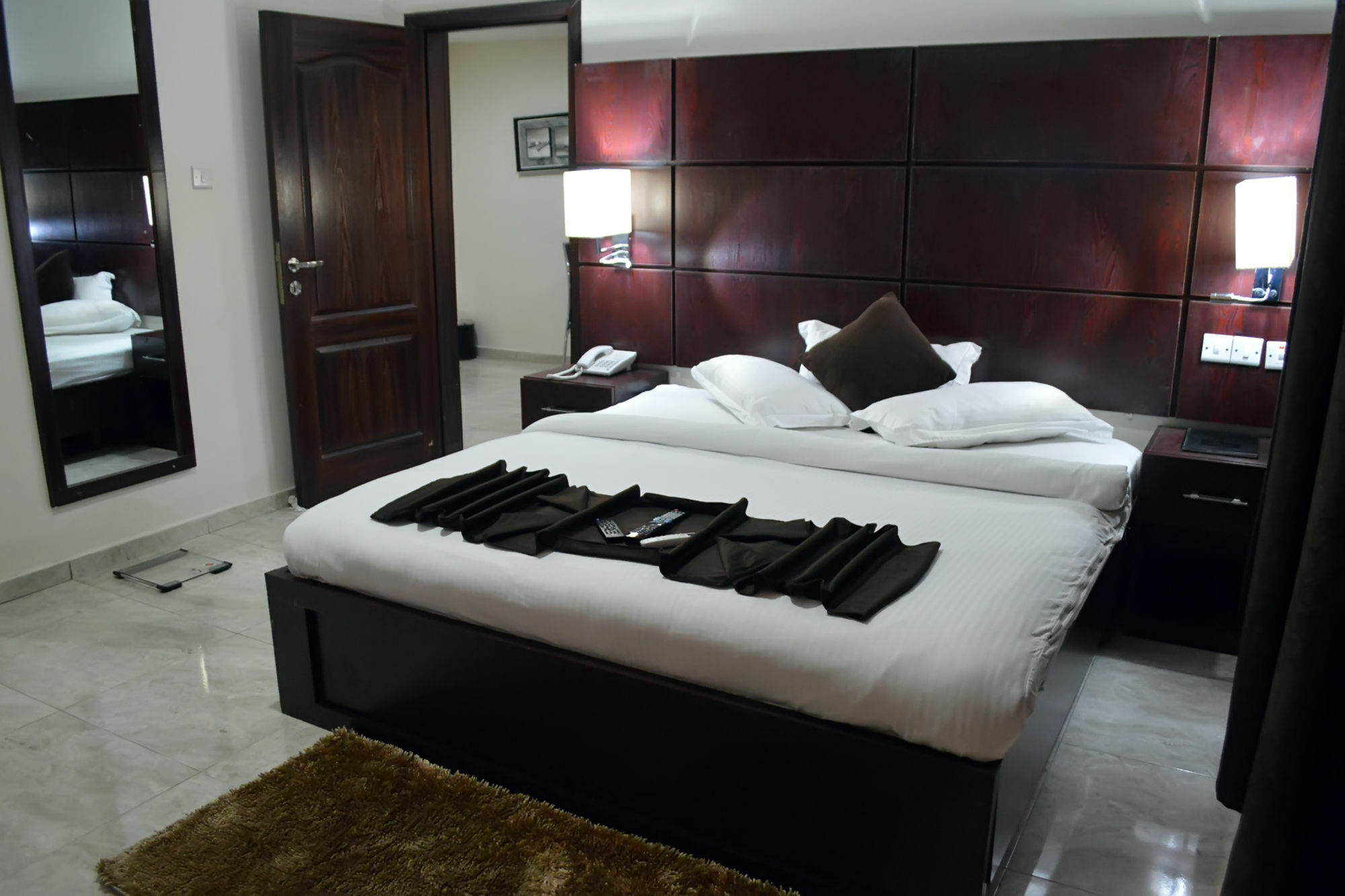 De Santos Hotel Agege Bagian luar foto